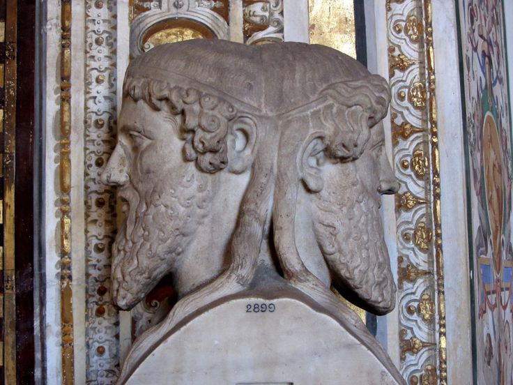  9. Thần Janus và cánh cửa thời gian. Thần Janus mà ngày 1/1 vinh danh được cho là có quyền năng kiểm soát "cửa thời gian", nhìn về quá khứ và tương lai. Ảnh: Pinterest.