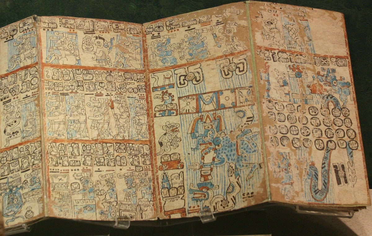  Bị thất truyền: Sau cuộc chinh phục của người Tây Ban Nha, hệ chữ viết Maya gần như bị thất truyền, và nhiều văn tự bị thiêu hủy. Ảnh: Pinterest.