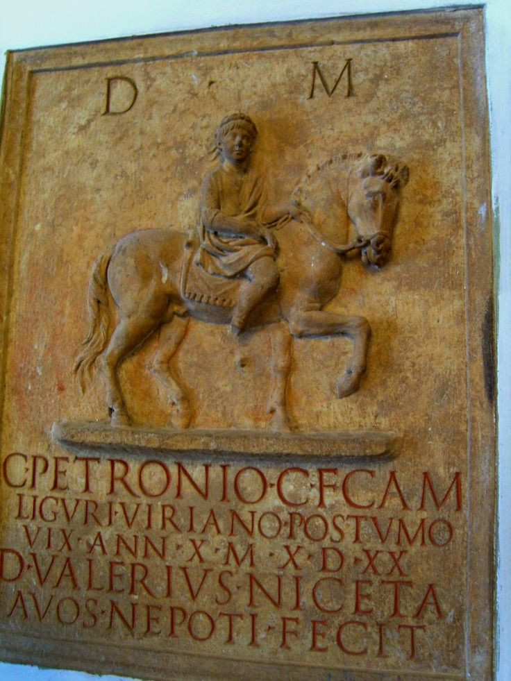  12. Mơ hồ và đa nghĩa. Các lời tiên tri trong sách thường rất mơ hồ, cho phép giải thích theo nhiều cách khác nhau, phù hợp với bất kỳ tình huống nào. Ảnh: Pinterest.