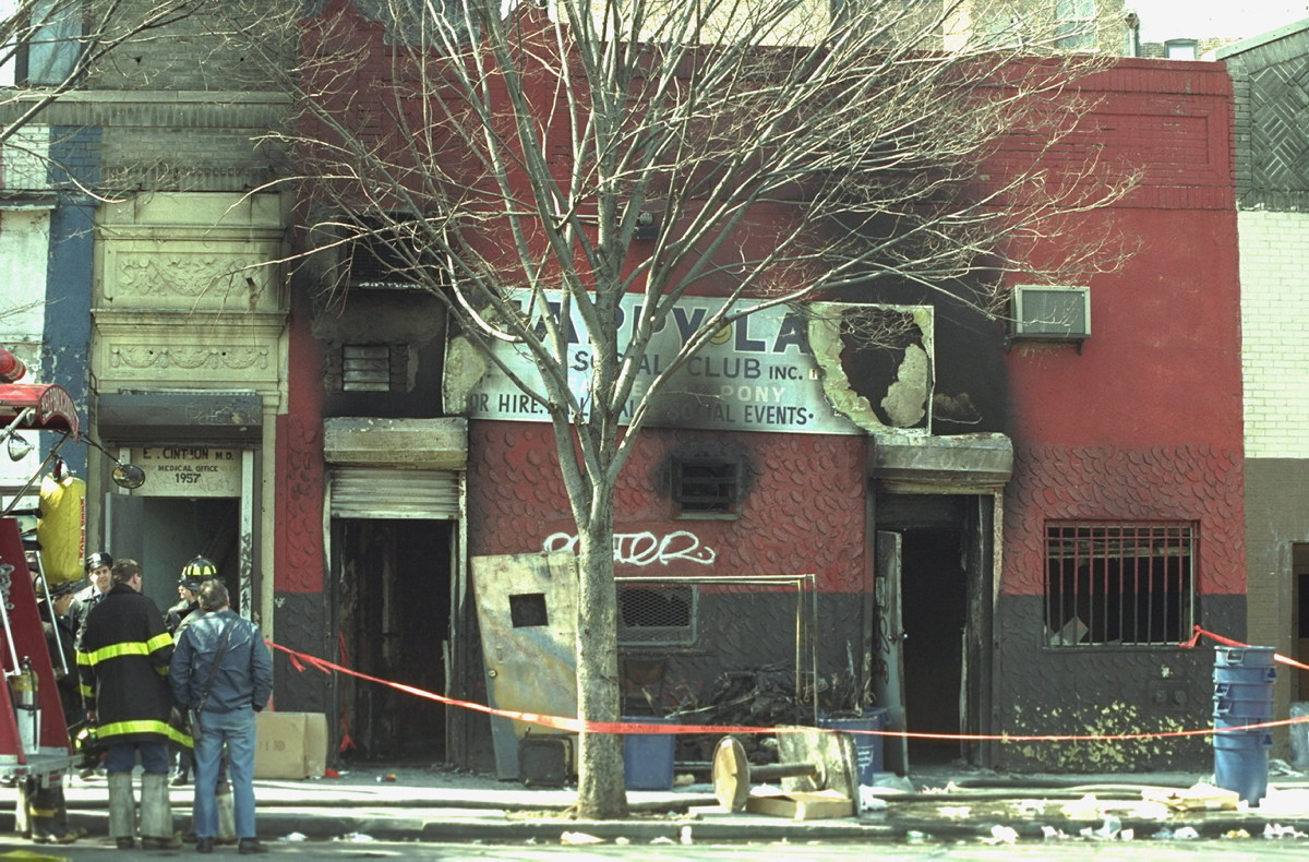 Hậu quả: 87 người thiệt mạng, chủ yếu là người nhập cư từ Trung và Nam Mỹ. Ảnh: New York Daily News.