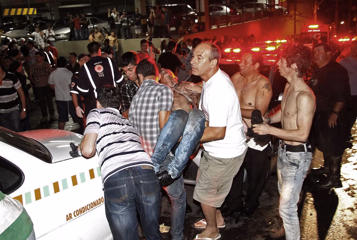 Hậu quả: 242 người thiệt mạng, phần lớn là thanh niên và sinh viên. Ảnh: Time.