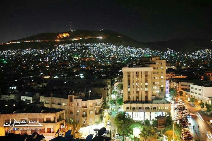  Quốc gia Mamluk: Trong suốt thời kỳ Mamluk (1250-1517), Damascus là một trung tâm quan trọng của các hoạt động thương mại, học thuật và nghệ thuật ở thế giới Hồi giáo. Ảnh: Pinterest.