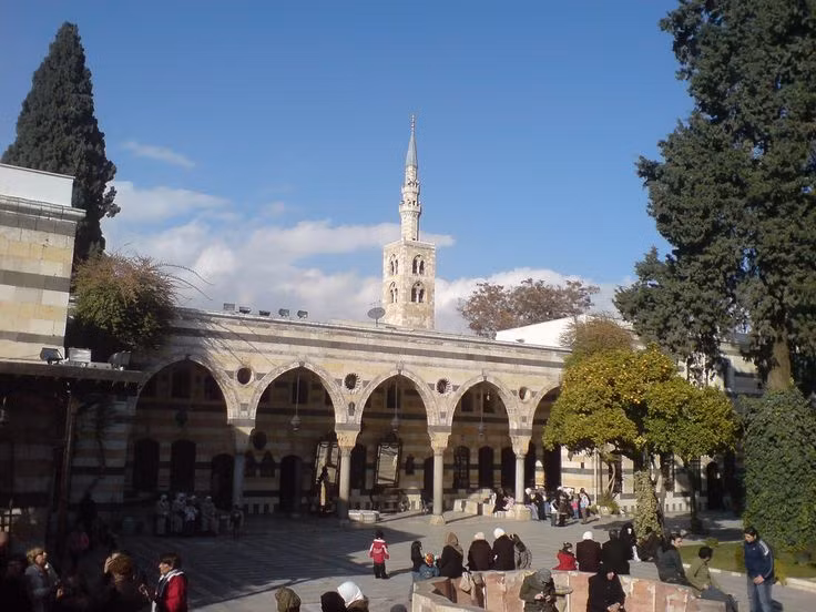  Di sản UNESCO: Khu phố cổ Damascus đã được UNESCO công nhận là Di sản thế giới vào năm 1979 nhờ vào các công trình lịch sử, kiến trúc, và di tích văn hóa quý giá, bao gồm các tòa nhà tôn giáo, cung điện, và khu chợ cổ. Ảnh: Pinterest.