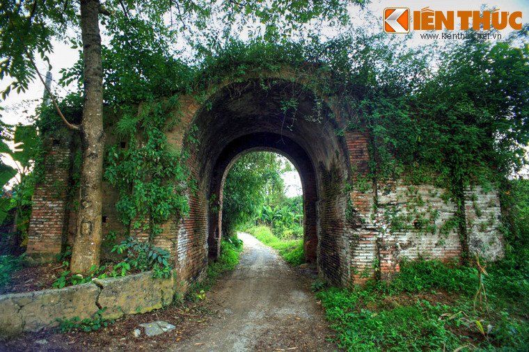 Về giá trị quân sự, thành nằm ở một vị trí khá chiến lược, án ngữ con đường từ phía Nam vào Hà Đông và Hà Nội ngày nay.