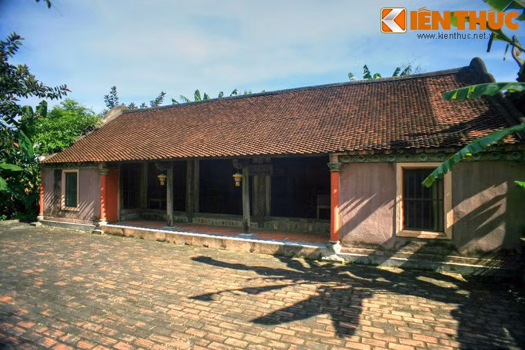 Các ngôi nhà này đều là hiện vật nguyên bản, được sưu tầm chủ yếu tại Ninh Bình và các tỉnh khu vực đồng bằng sông Hồng.