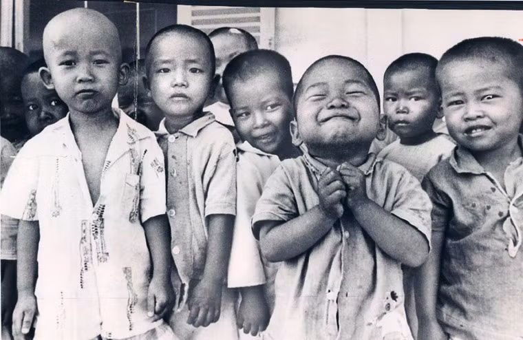 Phía sau vẻ mặt hồn nhiên của các em bé mồ côi ở Gò Vấp là một tương lai rất bấp bênh.