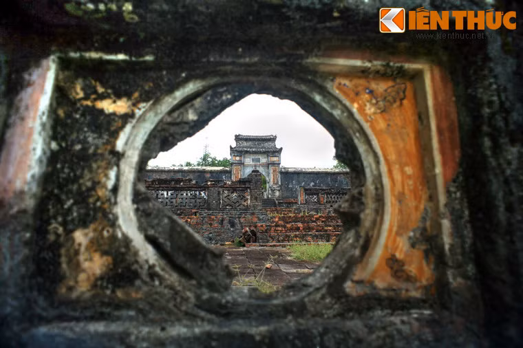 Từ Dụ Thái Hậu nổi tiếng là một bà hoàng yêu nước thương dân. Tiếc rằng lăng mộ của bà đã bị thời gian và con người hủy hoại không thương tiếc...