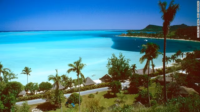 8. Bãi biển Matiraở đảo Bora Bora, Tahiti nổi tiếng là thiên đường nghỉ dưỡng dành cho người giàu có đến từ khắp nơi trên thế giới.