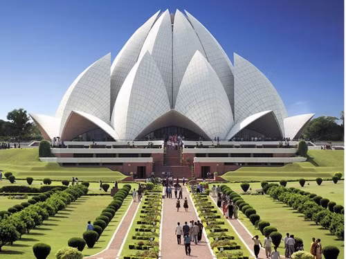 Nằm ở phía Nam thủ đô New Delhi của Ấn Độ, đền Hoa Sen của đạo Baha'i là một trong những công trình kiến trúc tôn giáo độc đáo nhất của thế giới.