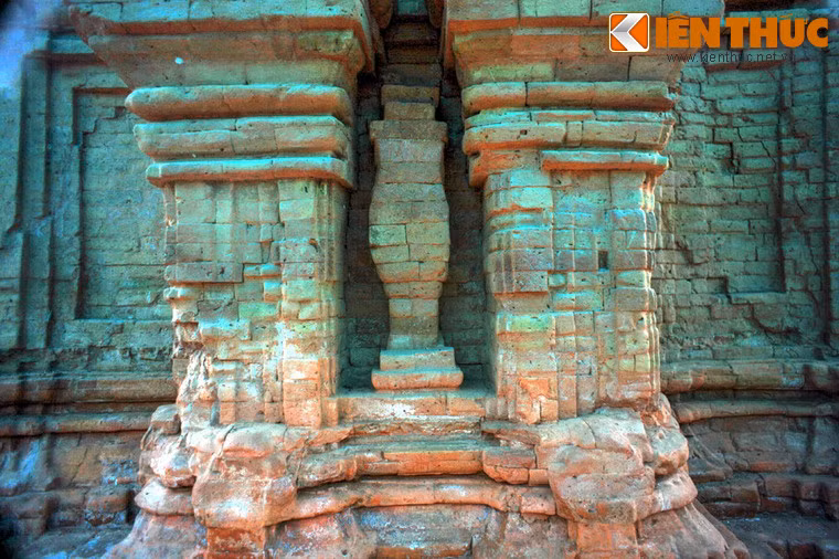 Ðây là nhóm tháp khởi đầu của kiến trúc tôn giáo Chăm xây dựng bằng chất liệu bền vững và là một trong những kiến trúc tháp có niên đại sớm nhất trong lịch sử kiến trúc tháp Chăm hiện nay.