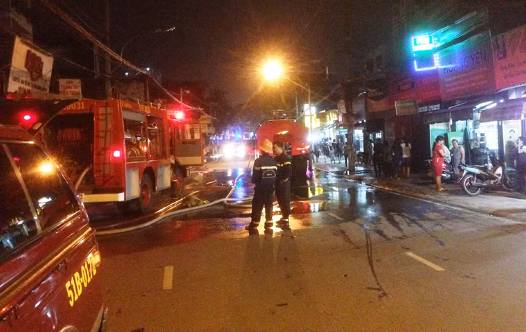 Ngay khi xảy ra vụ cháy, lực lượng công an, cảnh sát 113, dân phòng địa phương đã phong tỏa tuyến đường Xô Viết Nghệ Tĩnh (từ ngã tư Hàng Xanh đến gần bến xe Miền Đông) để lực lượng cảnh sát PCCC Bình Thạnh đến hiện trường chữa cháy.