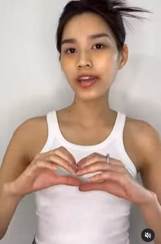 Do Thi Ha lo mat moc khien nguoi xem dung hinh vai giay-Hinh-2