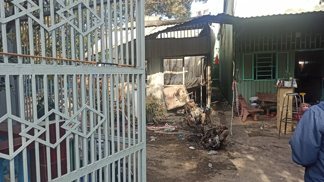 Nghi van can nha o TPHCM bi phong hoa khien 2 co gai tu vong-Hinh-2