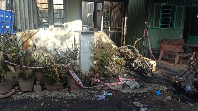 Nghi van can nha o TPHCM bi phong hoa khien 2 co gai tu vong-Hinh-4