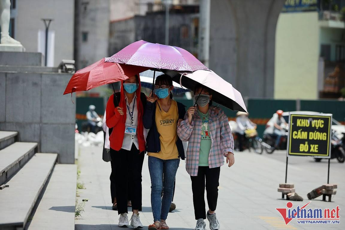 Dự báo thời tiết 25/6: Nắng nóng quay lại Bắc và Trung Bộ Du bao thoi tiet 25/6: Nang nong quay lai Bac va Trung Bo