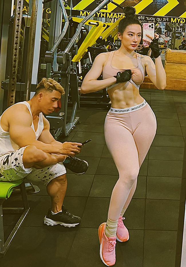 Phương Trinh cũng thể hiện rõ sự thay đổi về phong cách từ khi ăn chay trường và tập gym. Cô nàng còn từng tiết lộ: "Trường chay, nghe pháp và thể thao là 3 điều giúp Trinh không bị ràng buộc bởi ái dục. Người khỏe nhẹ, không bị mất khí lực, sức khỏe và thời gian. Nhẹ tênh, thoải mái và sung sướng vô cùng khi 5 năm không còn gợn chút nào về nhu cầu tình dục".