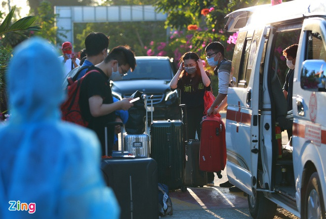 Hon 300 nguoi la F1, F2 cua chuyen gia Han Quoc duong tinh COVID-19