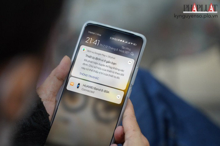 Cách bật tính năng cảnh báo thiết bị theo dõi trên điện thoại Android Cach bat tinh nang canh bao thiet bi theo doi tren dien thoai Android