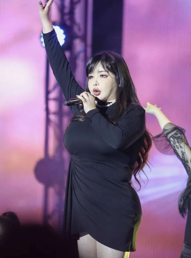 Park Bom hỏng nhan sắc vì nghiện phẫu thuật thẩm mỹ - Hình 3 Park Bom hong nhan sac vi nghien phau thuat tham my-Hinh-3