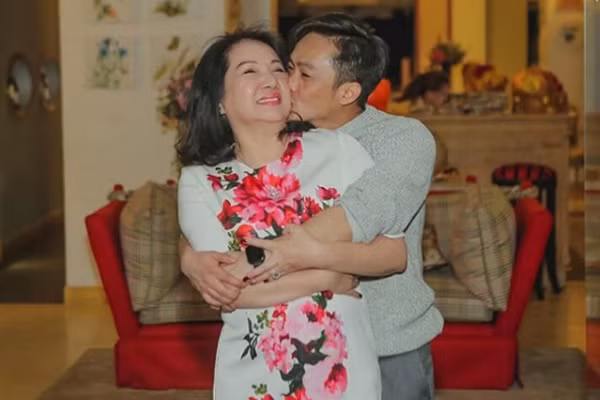 Than the quyen luc cua me chong Dam Thu Trang