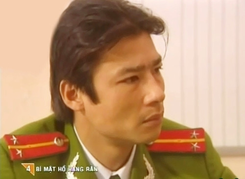 Nam dien vien Viet nao “can” ca vai cong an lan toi pham?