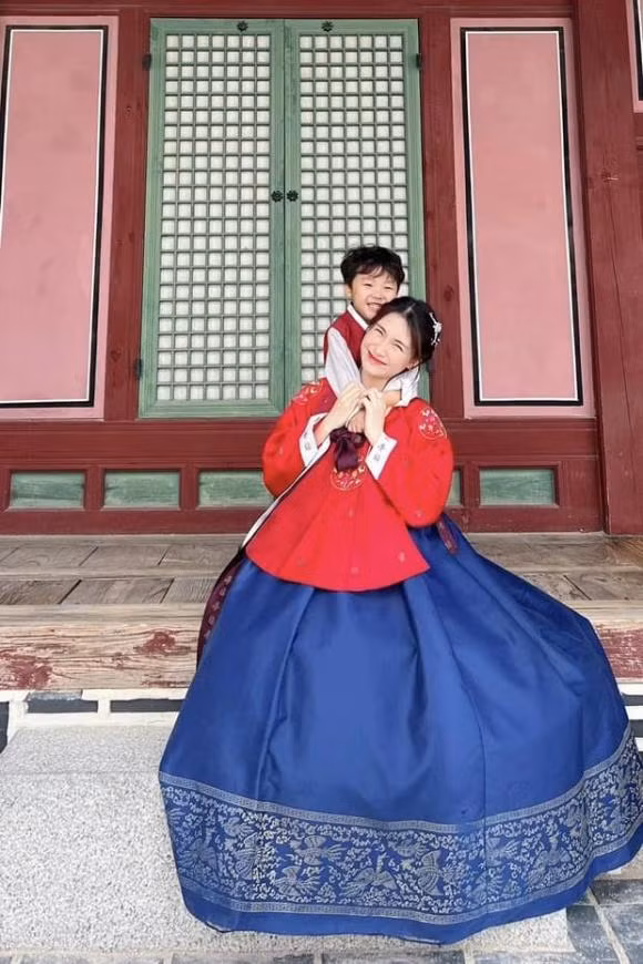 Quản lí chủ động đề nghị cho Hòa Minzy mượn tiền, nguyên nhân là gì? ảnh 2