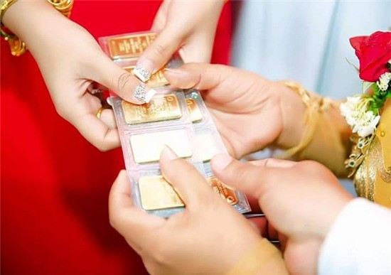 Ngã ngửa khi biết vàng cưới gửi mẹ chồng bị bà đem đi đâu Nga ngua khi biet vang cuoi gui me chong bi ba dem di dau