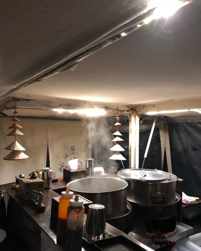 Quan pho Viet le duong bung no doanh thu nho BlackPink-Hinh-2