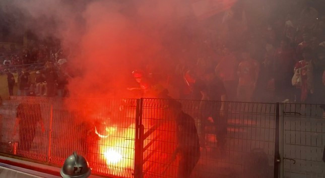 CDV Hai Phong dot phao sang tren san Hang Day, VFF ‘doa’ xu nghiem-Hinh-2