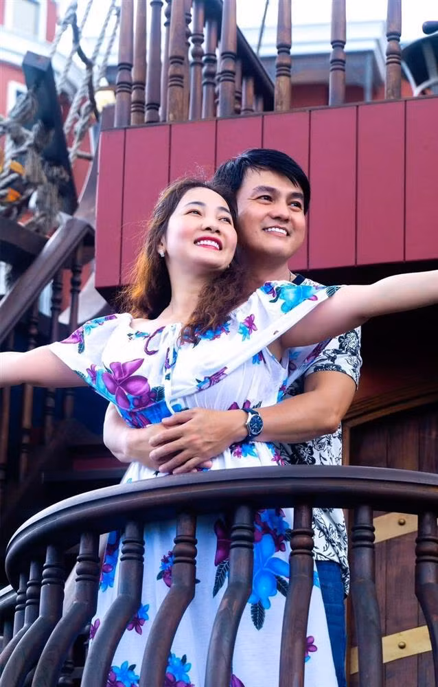 Cao Minh Dat: 2 lan cuoi hut, ket hon o tuoi 41-Hinh-3