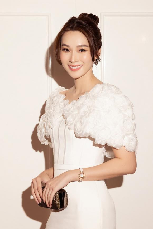 3 Hoa hau Viet Nam ngay cang trang non na, thang hang nhan sac-Hinh-21