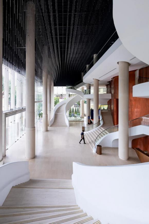 Khong gian ben trong Nha hat hien dai nhat Viet Nam-Hinh-13