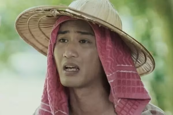 Tranh cãi giọng nói Doãn Quốc Đam phim Làng trong phố - Hình 2 Tranh cai giong noi Doan Quoc Dam phim Lang trong pho-Hinh-2