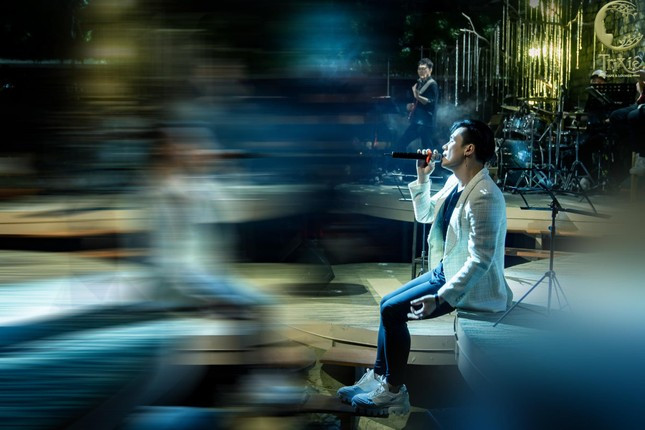 Cuoc song hien tai cua ca si Khanh Phuong “Chiec khan gio am”-Hinh-3