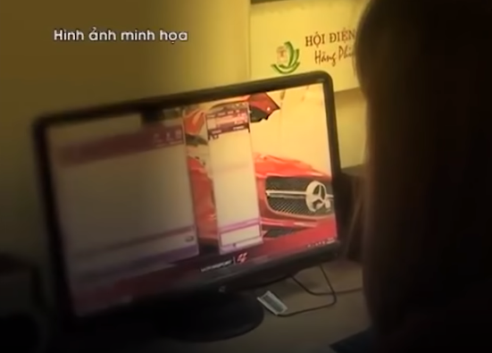 Qua mạng internet H. đã quen với Vương Văn An (SN 1995, trú tại huyện Chí Linh, Hải Dương) với mục đích là lừa bán H. sang Trung Quốc, An đã dùng những lời lẽ ngon ngọt để dụ chị H. đến thị xã Sao Đỏ, Chí Linh, Hải Dương chơi. Sau đó, với lý do cùng đi gặp bà chị để đòi tiền hắn đã đưa chị H. lên Lạng Sơn và đưa qua biên giới.