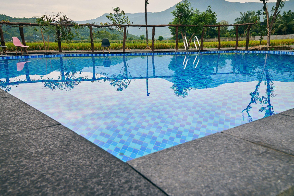 Khu nha go dung noi that tai che cua cap vo chong o Hoa Binh-Hinh-23