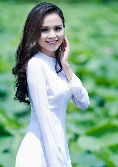 Hoa hậu Diễm Hương. Trước khi thi Hoa hậu thế giới người Việt, Diễm Hương chia sẻ cô không áp dụng chế độ ăn hay có kế hoạch rõ ràng. Cho tới cuộc thi Hoa hậu Trái đất, hay gần nhất là Hoa hậu Hoàn vũ, Diễm Hương mới áp dụng chế độ ăn không có muối và gia vị trong gần 2 tháng.