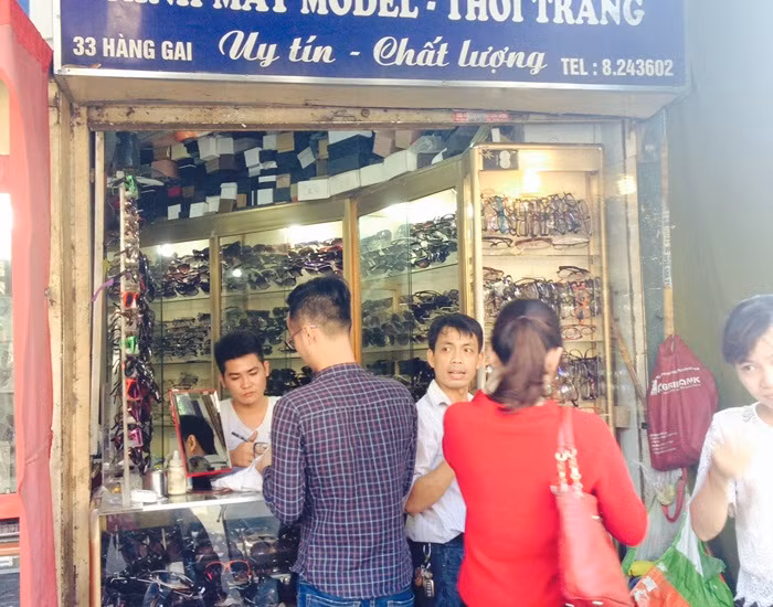 Dù vậy, nhưng các chủ hộ kinh doanh vẫn chấp nhận bởi lẽ ở những vị trí đẹp mới thu hút được khách mua.