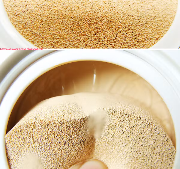 Phấn nước kiêm dưỡng trắng, chống nắng, kem nền. Không cần qua nhiều bước rườm rà mà bạn vẫn có làn da được bảo vệ tránh khỏi tia UV, hội tụ đầy đủ các tính năng nổi bật: chống nắng, ngăn hình thành nếp nhăn, vừa làm sáng, vừa dưỡng ẩm, che khuyết điểm và làm mịn da.