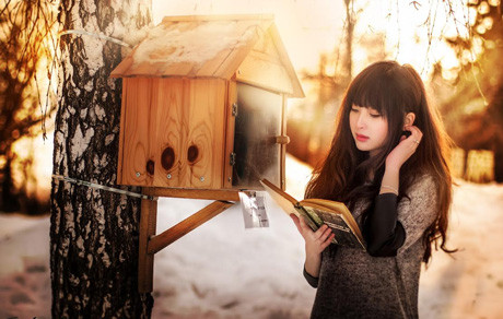 Với đôi mắt đượm buồn, cô nàng được cộng đồng mạng bình chọn là một trong những nữ du học sinh xinh đẹp nhất tại trời Tây.