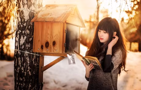 Với đôi mắt đượm buồn, cô nàng được cộng đồng mạng bình chọn là một trong những nữ du học sinh xinh đẹp nhất tại trời Tây.