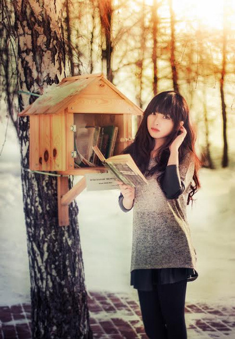 Khuôn mặt xinh đẹp, đôi mắt to tròn và nước da trắng ngần của nữ du học sinh sinh năm 1992 này khiến nhiều người ngơ ngẩn.