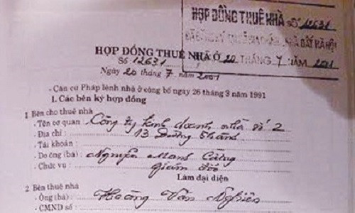 Hợp đồng gốc thuê biệt thự 12 Nguyễn Chế Nghĩa. Ảnh: P.V.