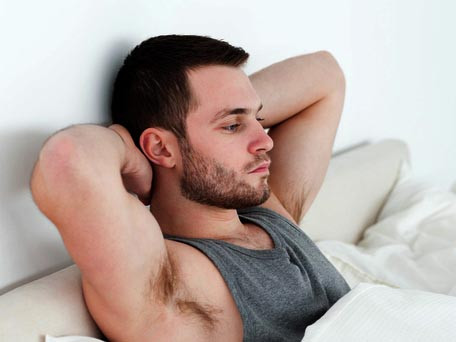 6. Người nhiễm HPV luôn có triệu chứng. Thực tế: Hầu hết những người nhiễm HPV đều không có triệu chứng. Mặc dù có rất nhiều vấn đề về sức khỏe tiềm ẩn liên quan đến HPV như mụn cóc ở bộ phận sinh dục và một số loại ung thư như ung thư cổ tử cung. Hầu hết mọi người không có biểu hiện khi nhiễm HPV. CDC báo cáo rằng ở 90% trường hợp nhiễm HPV, hệ miễn dịch sẽ tiêu diệt vi rút trong vòng 2 năm.