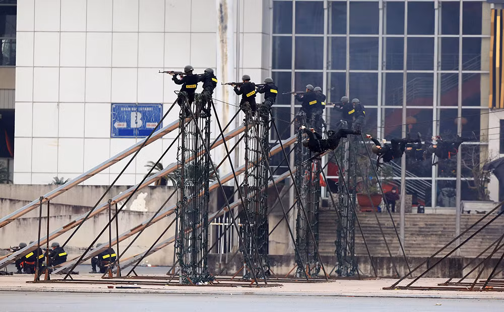 Canh dien tap bao ve Dai hoi Dang, chong khung bo bat coc con tin-Hinh-5