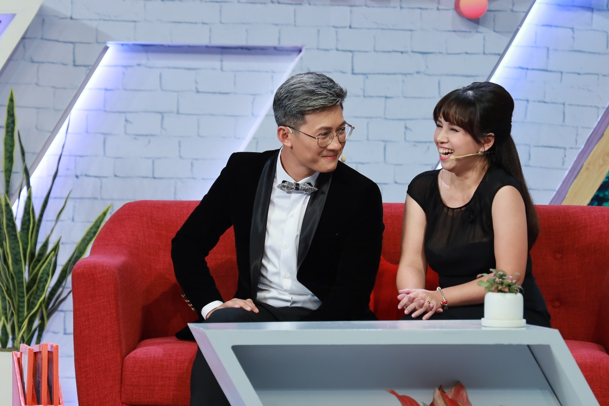 Thuy Hanh bo quen chong o san bay-Hinh-2