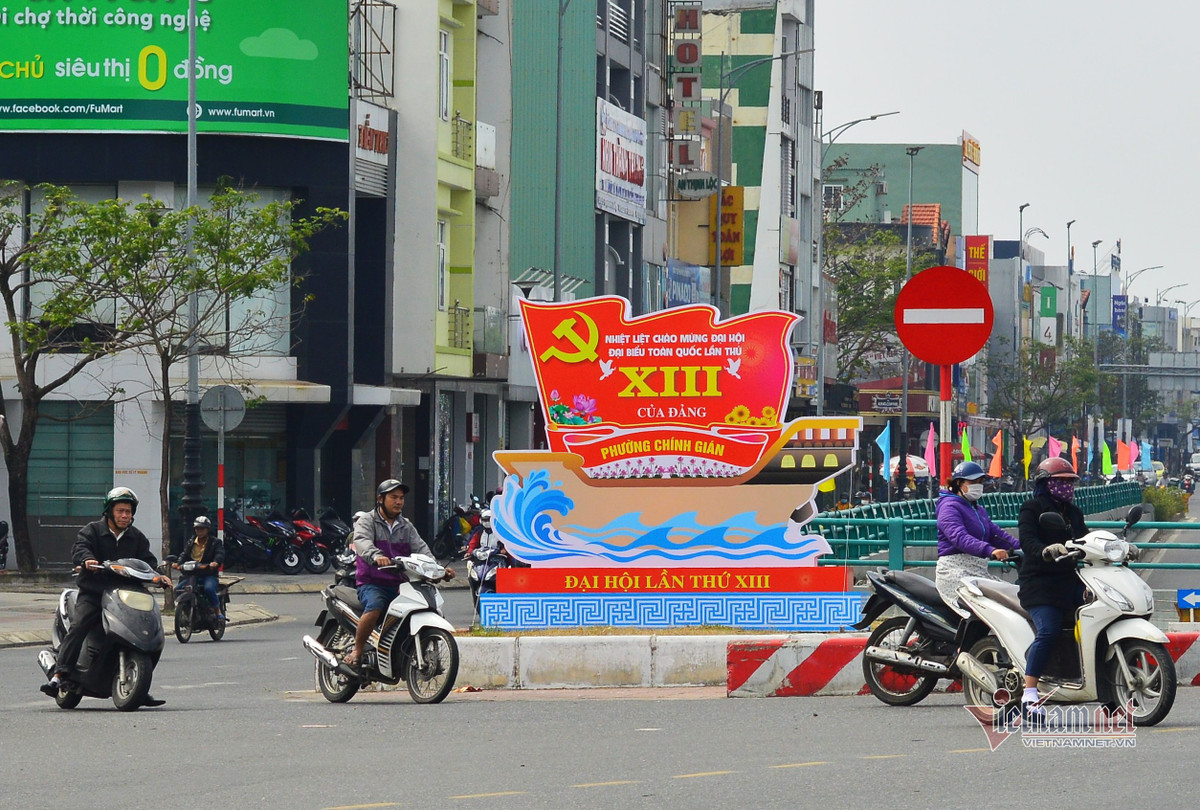 Duong pho Da Nang ruc ro co hoa chao mung Dai hoi Dang-Hinh-2