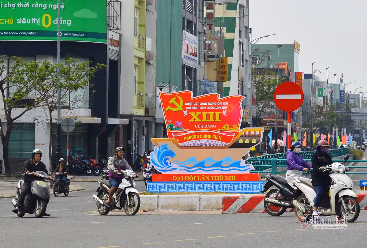 Duong pho Da Nang ruc ro co hoa chao mung Dai hoi Dang-Hinh-2