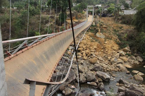 Bên cạnh đó, Bộ Giao thông Vận tải đã kiến nghị Thủ tướng Chính phủ chỉ đạo Bộ Công an, Ủy ban Nhân dân tỉnh Lai Châu xem xét, khởi tố vụ án để truy cứu trách nhiệm của các tổ chức và cá nhân liên quan đến sự cố sập cầu treo Chu Va 6 (Lai Châu).