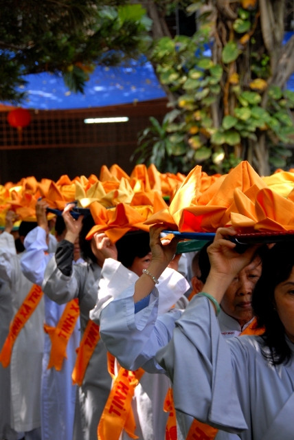 Nét đẹp lễ dâng y Kathina.